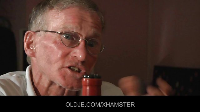 Polvazo anal con la zorra de culo más enorme y redondo del mundo